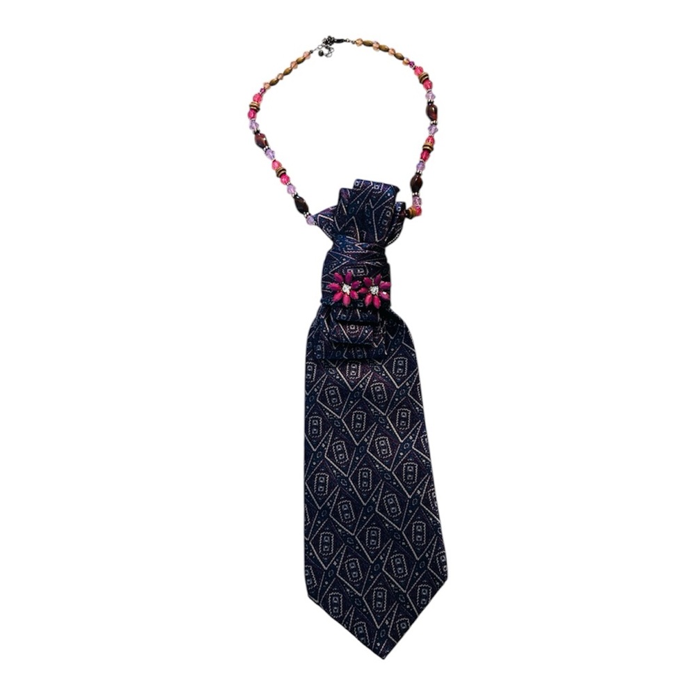 Elegant Black and Pink Necklace Tie